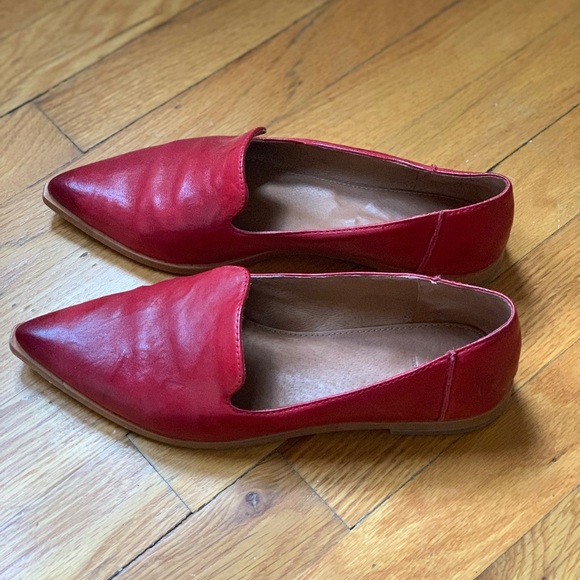 frye red flats